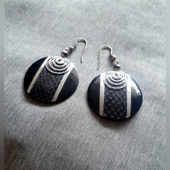 nomi Jewelry - 2/$25 Handmade round black & silver snakeskin vintage statement earrings